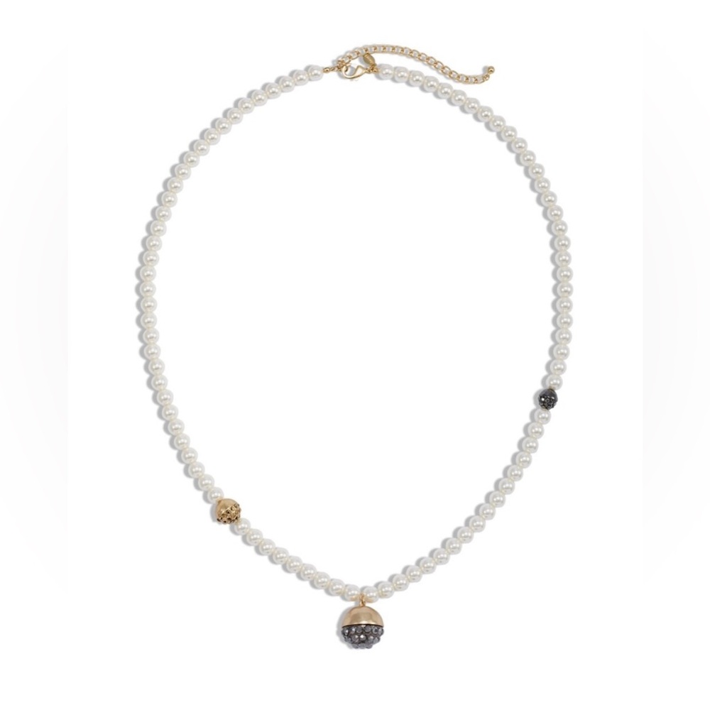 NWT - Chico’s Geneva Pearl Pendant Necklace